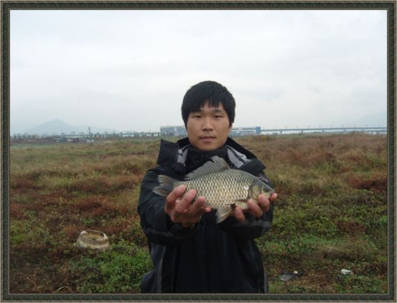 초보꾼 병석이도 손맛보구요......열성적이라서 조금만 가르치면 꾼으로 거듭날것 같습니다 ㅎㅎㅎ