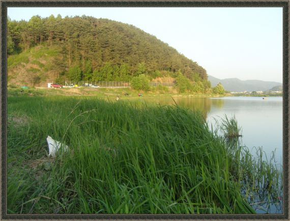 간이화장실도 있고....자리하기에 편안합니다