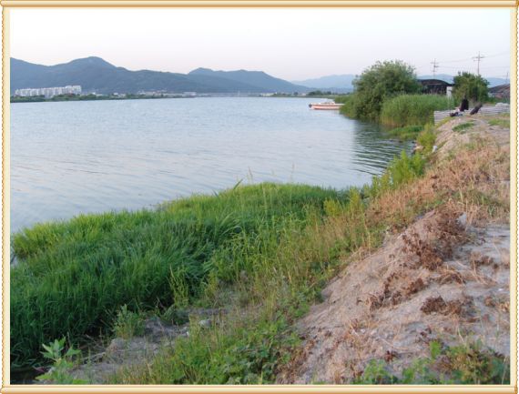 낚시하기에 참. 편안한 곳이지요