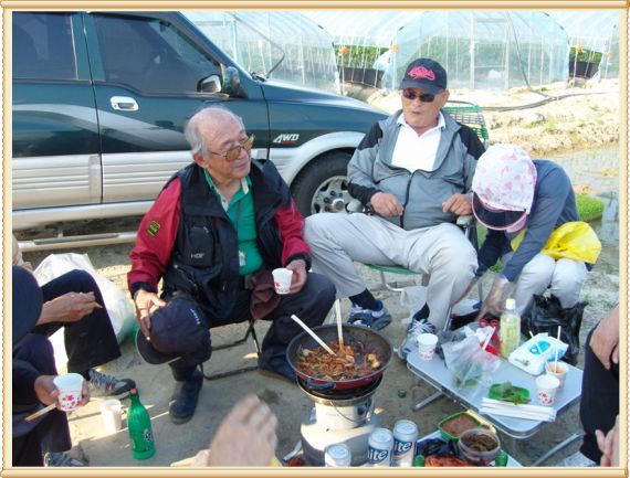 오랜만에 참석 해주신 만땅선배님. 청운선배님과형수님.