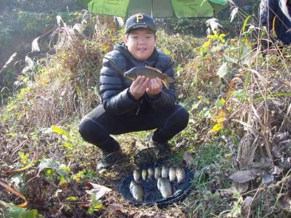 밤낚을 즐기는 송사장 아들